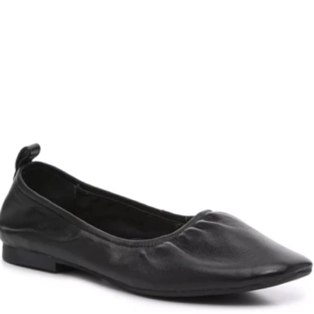 DSW Kelly & Katie Flats in Black